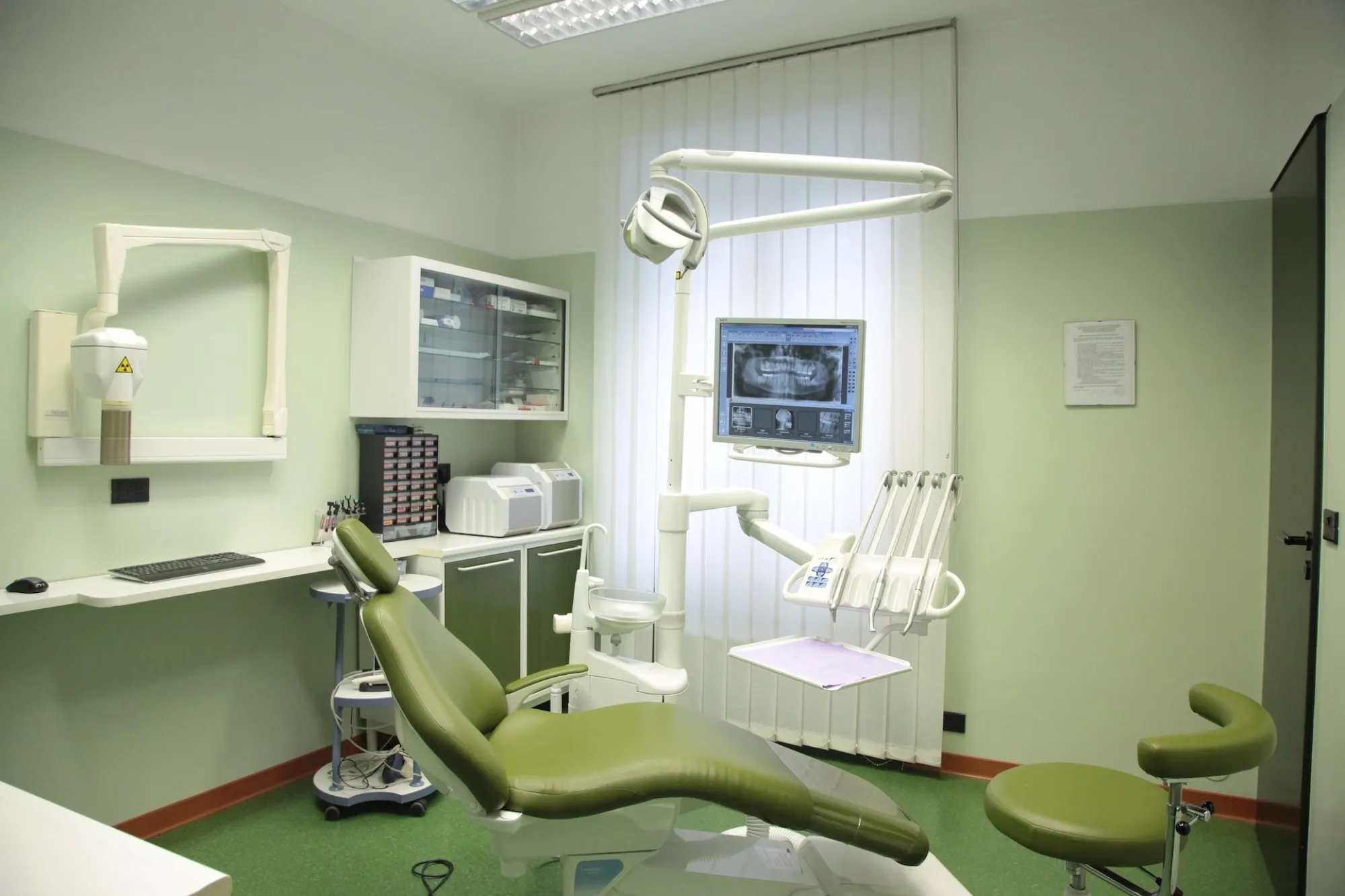 1600-36-13-t-studio-dentistico-bianchi-specialita