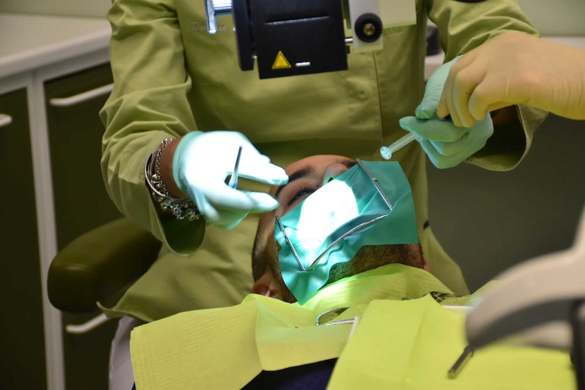 1600-43-21-c-odontoiatria-estetica